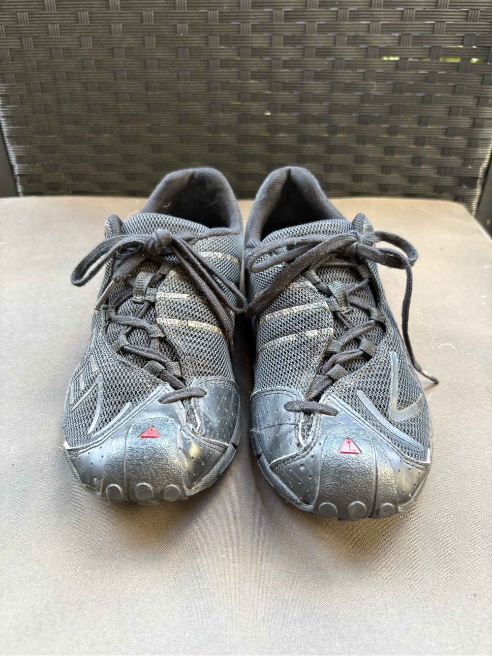 Keen Men's Black Athletic Lace-Up Shoes with Small Red Logo